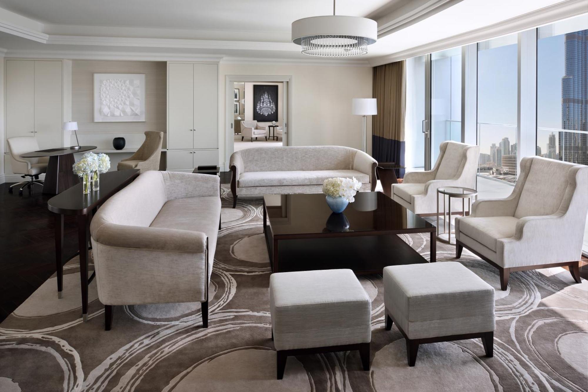 Kempinski The Boulevard Dubai Eksteriør bilde A living room in a suite at the Four Seasons Hotel, New York City