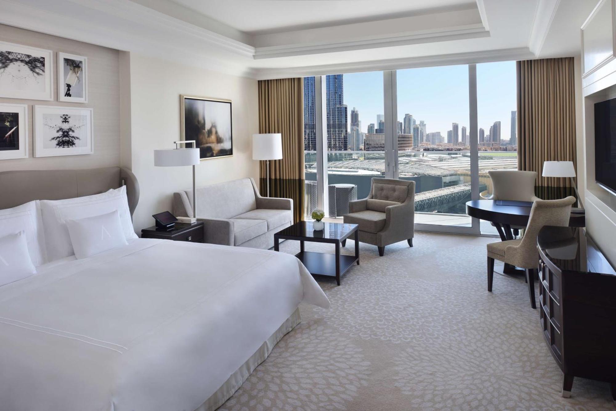 Kempinski The Boulevard Dubai Eksteriør bilde A room at the Jumeirah Emirates Towers Hotel