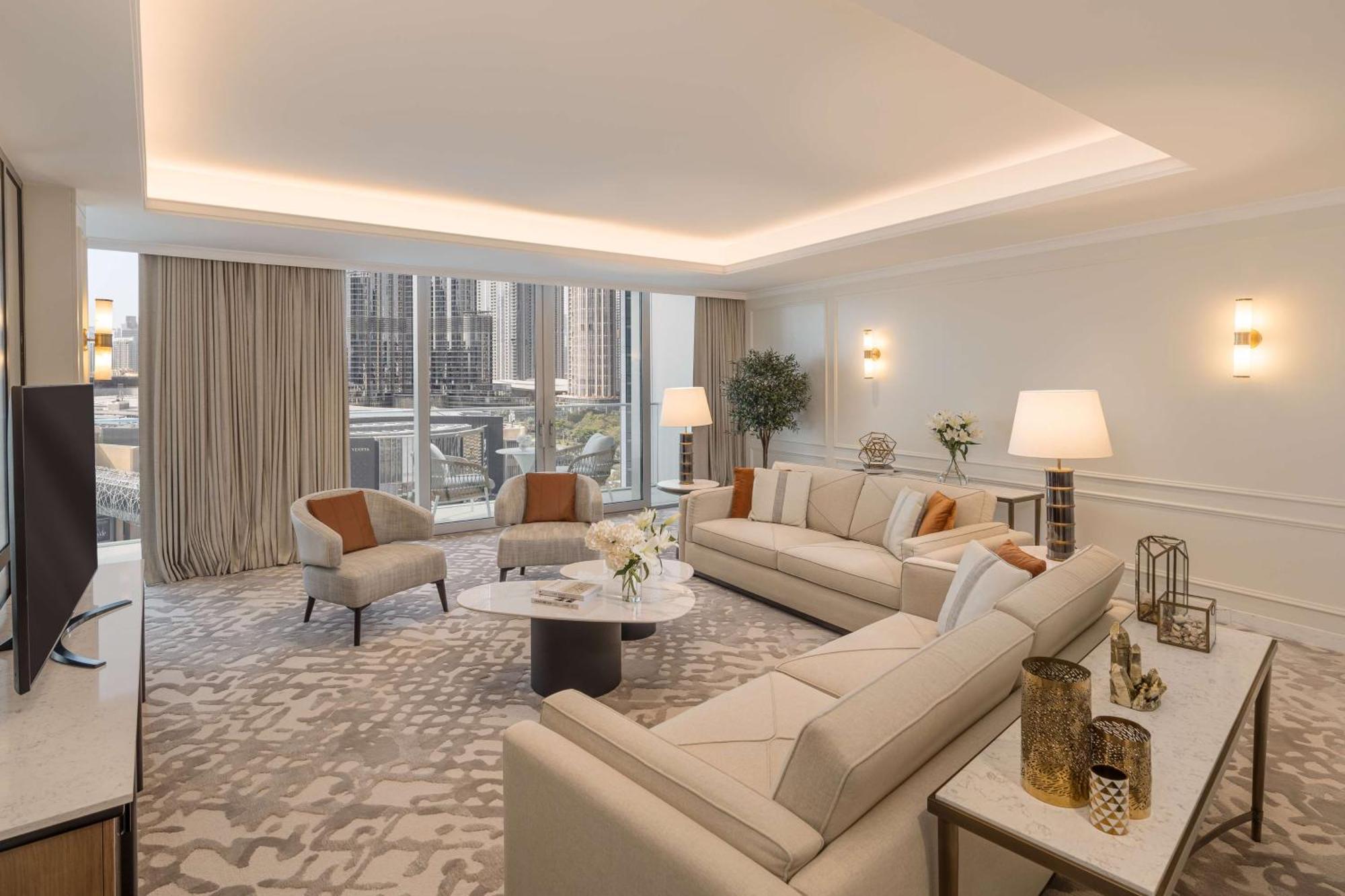 Kempinski The Boulevard Dubai Eksteriør bilde A living room at the Ritz-Carlton, DIFC