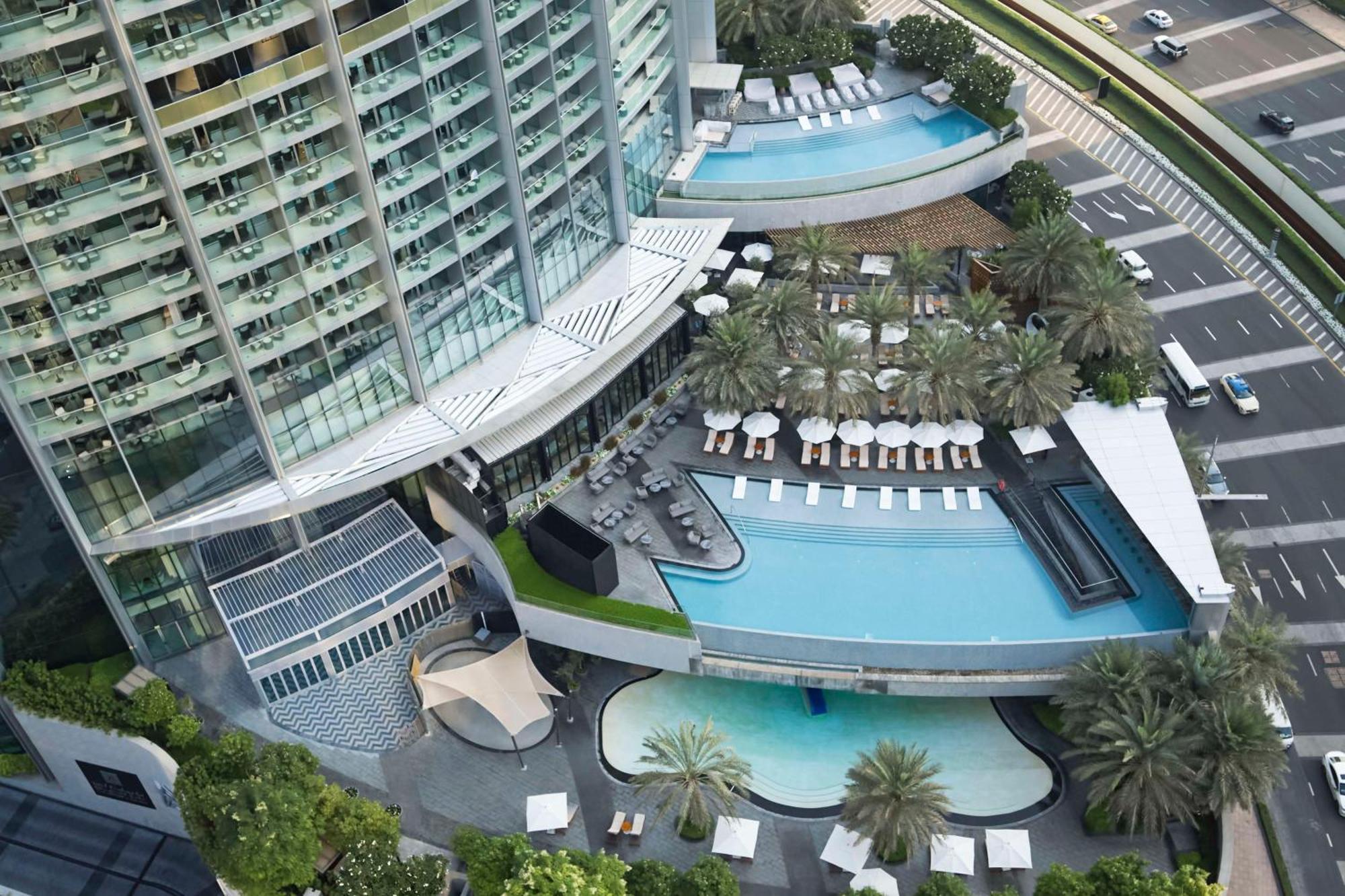 Kempinski The Boulevard Dubai Eksteriør bilde The swimming pool